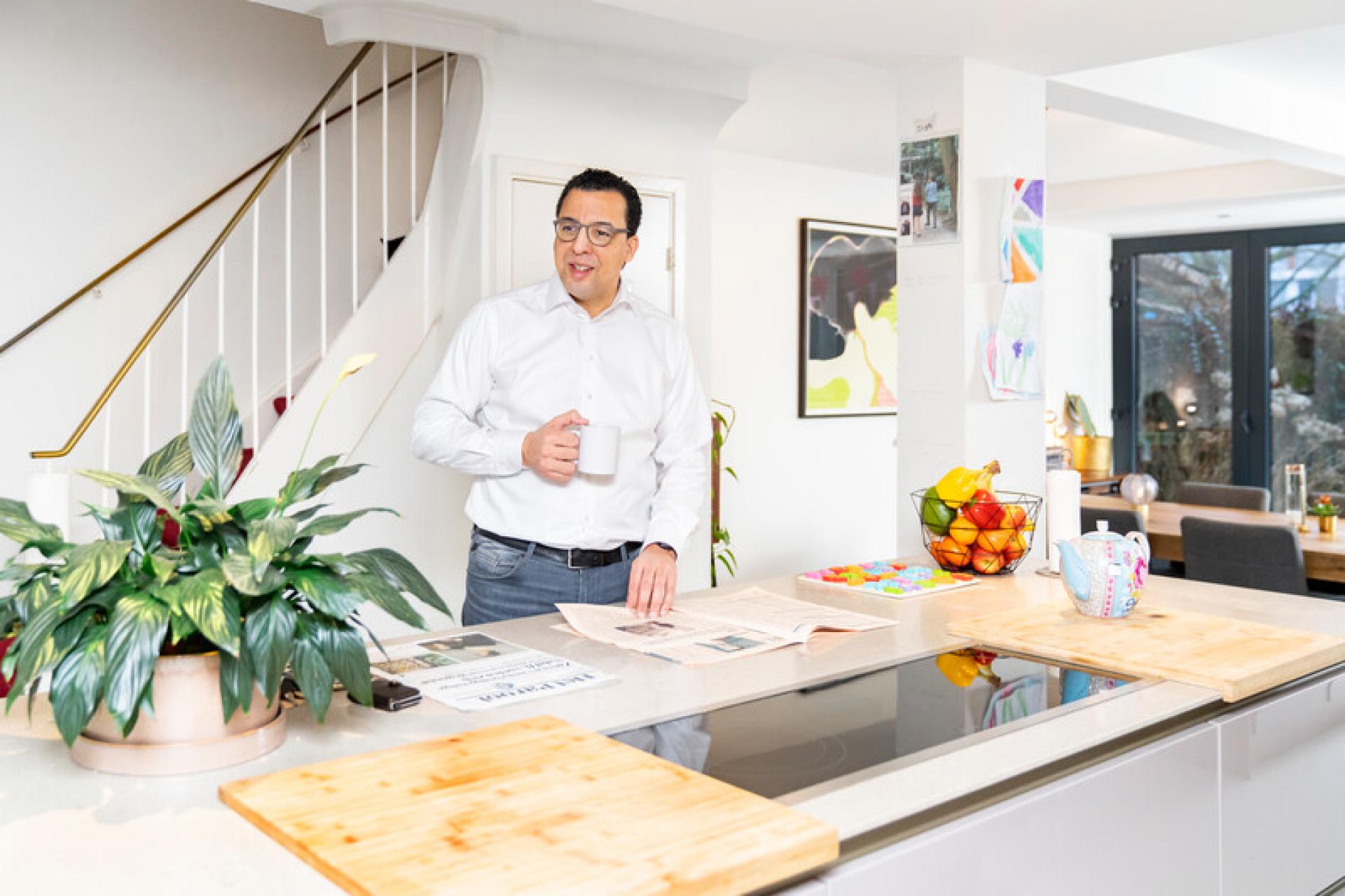 Mohamed Baba, Bestuursvoorzitter bij Haag Wonen in Den Haag