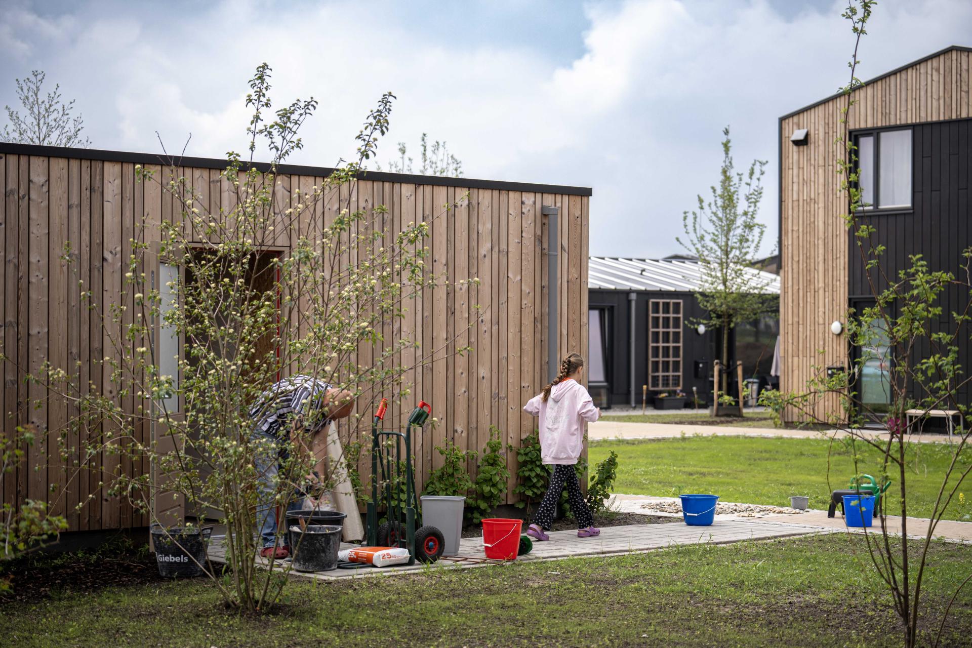 Houten woningen bij STEK in 's Hertogenbosch